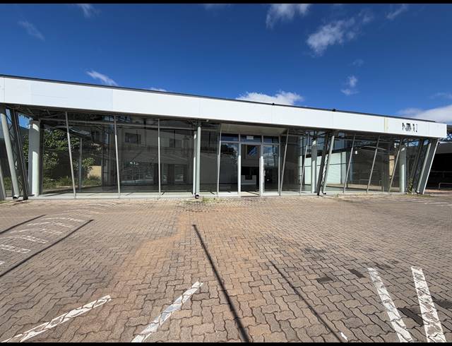 1,840.80M² SHOWROOM TO LET IN BRUMA